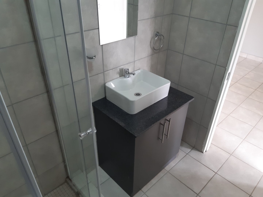 To Let  Bedroom Property for Rent in Van Der Hoff Park North West